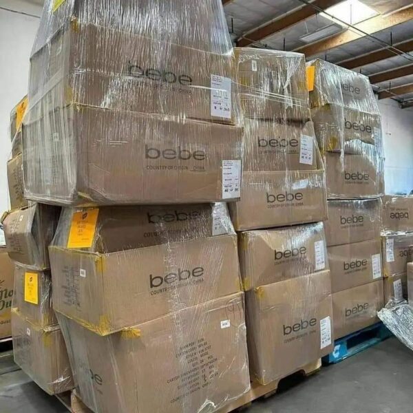 465810203_122140516310329686_3936189180083416405_n-1.jpg Mixed pallet of ladies hands bags