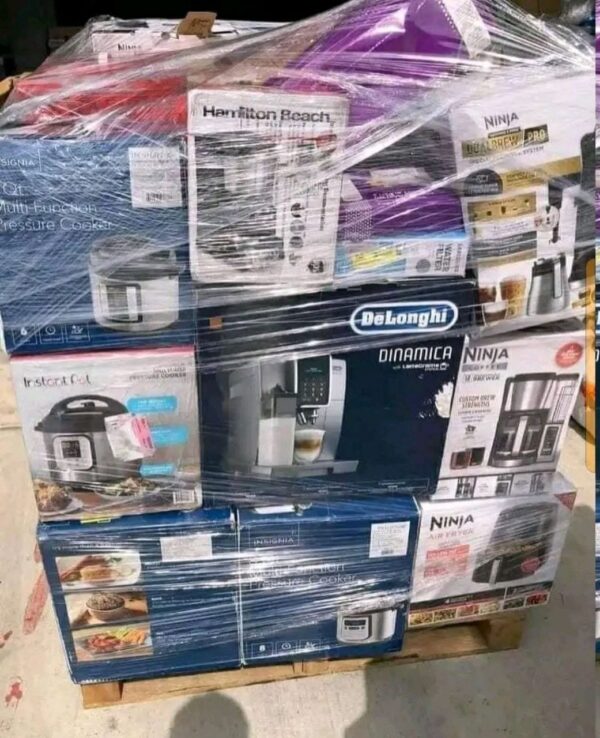 468962410_122108803520636401_2248937244009582874_n.jpg Cookware sets pallet