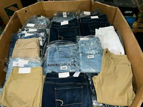 471840627_122121262310418349_615999256655628355_n.jpg American eagle jeans pallet