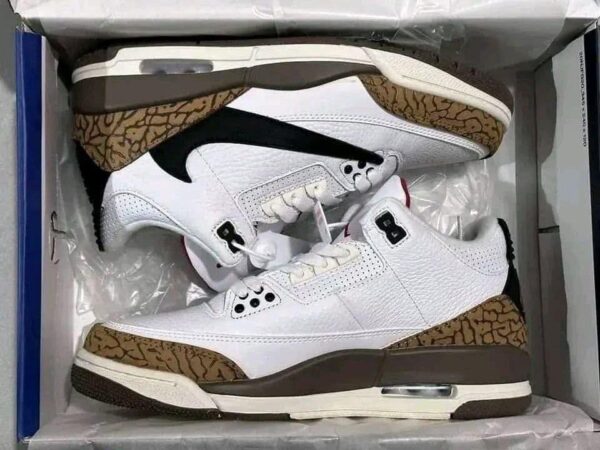 471942917_122200786784232436_4613253902988816586_n.jpg Pallet of sneakers