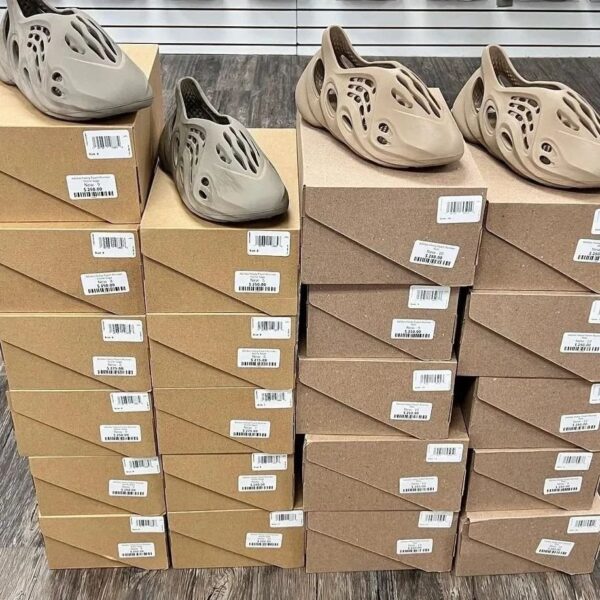 Yeezy Foam Runners Pallets