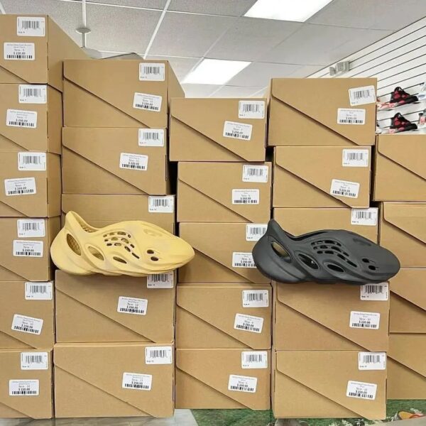 Yeezy Foam Runners Pallets