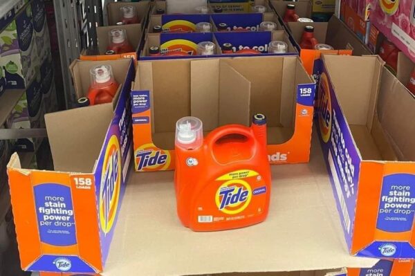 Tide liquid laundry detergent