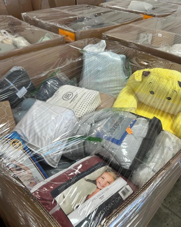 photo_5900063748259955755_y.jpg bed comforter Pallet