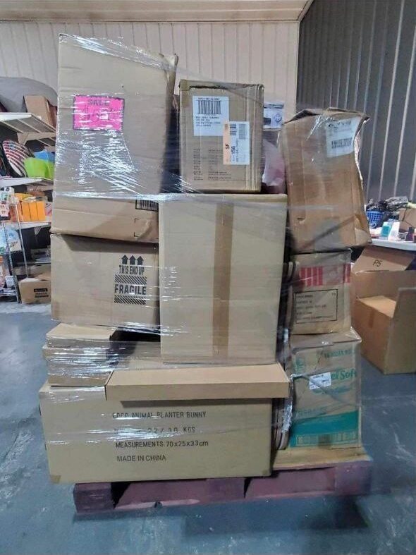 photo_5931760224652344849_y-e1733786058801.jpg Christmas clothes pallet