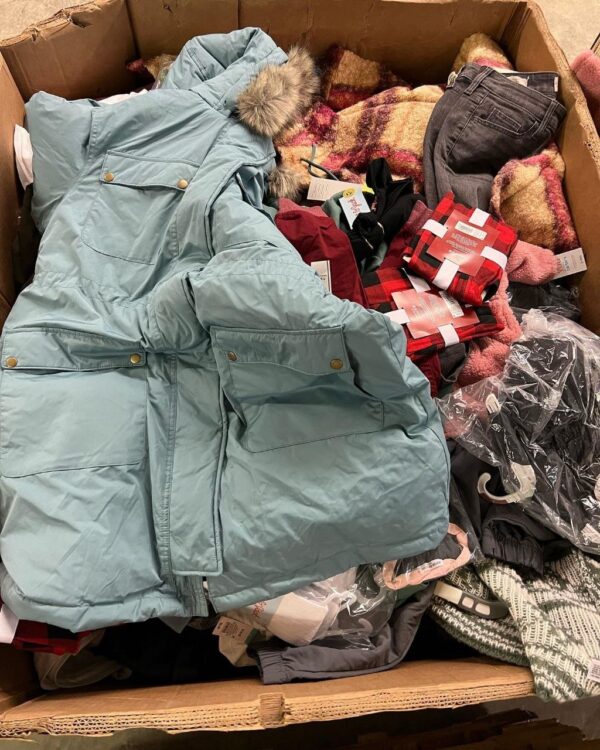 photo_5978593011904397483_y.jpg kids clothes pallet