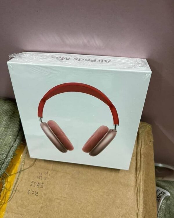 Apple AirPods Max pallets